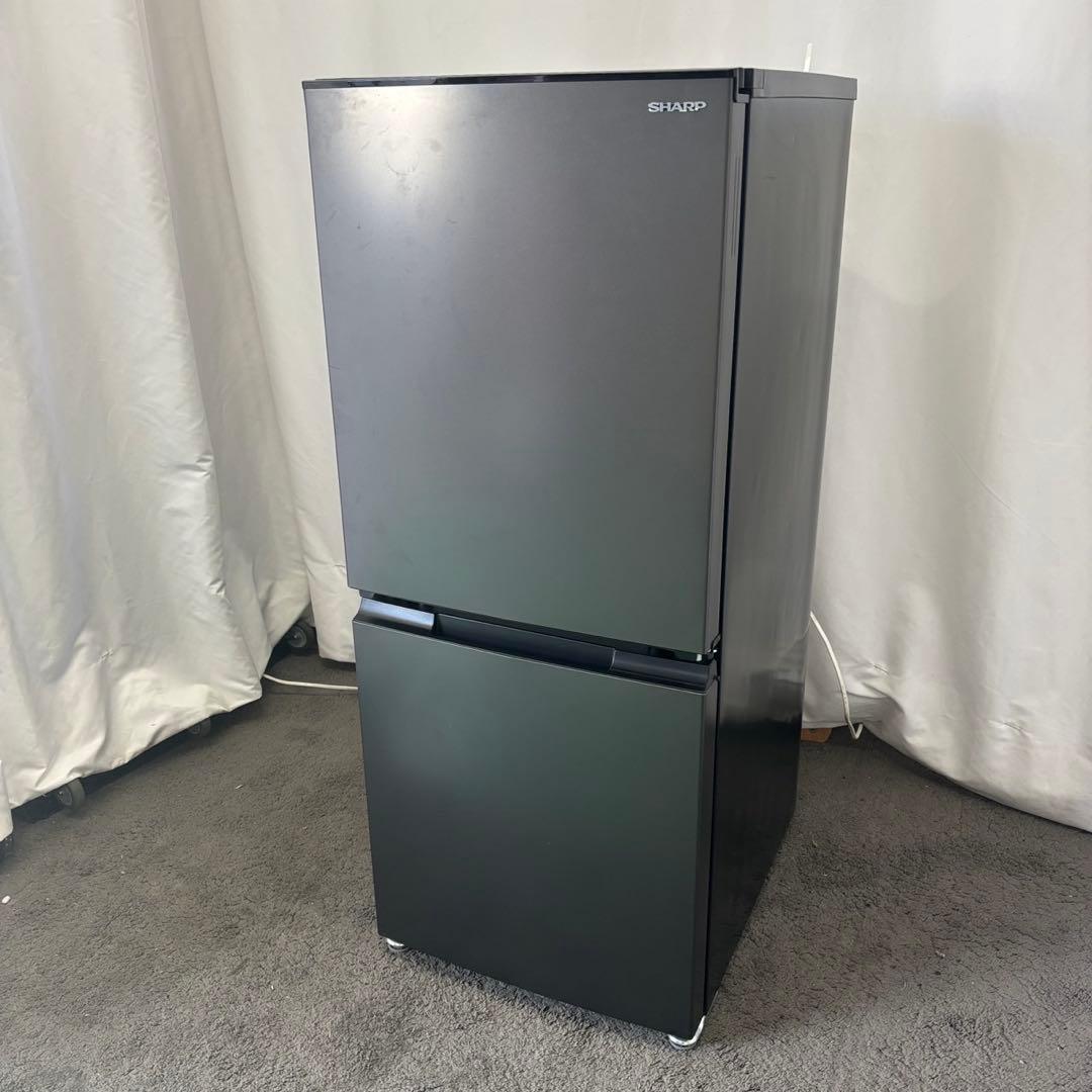 1❤️　冷蔵庫　SHARP　一人暮らし　小型　綺麗　黒　中古　安い　設置無料