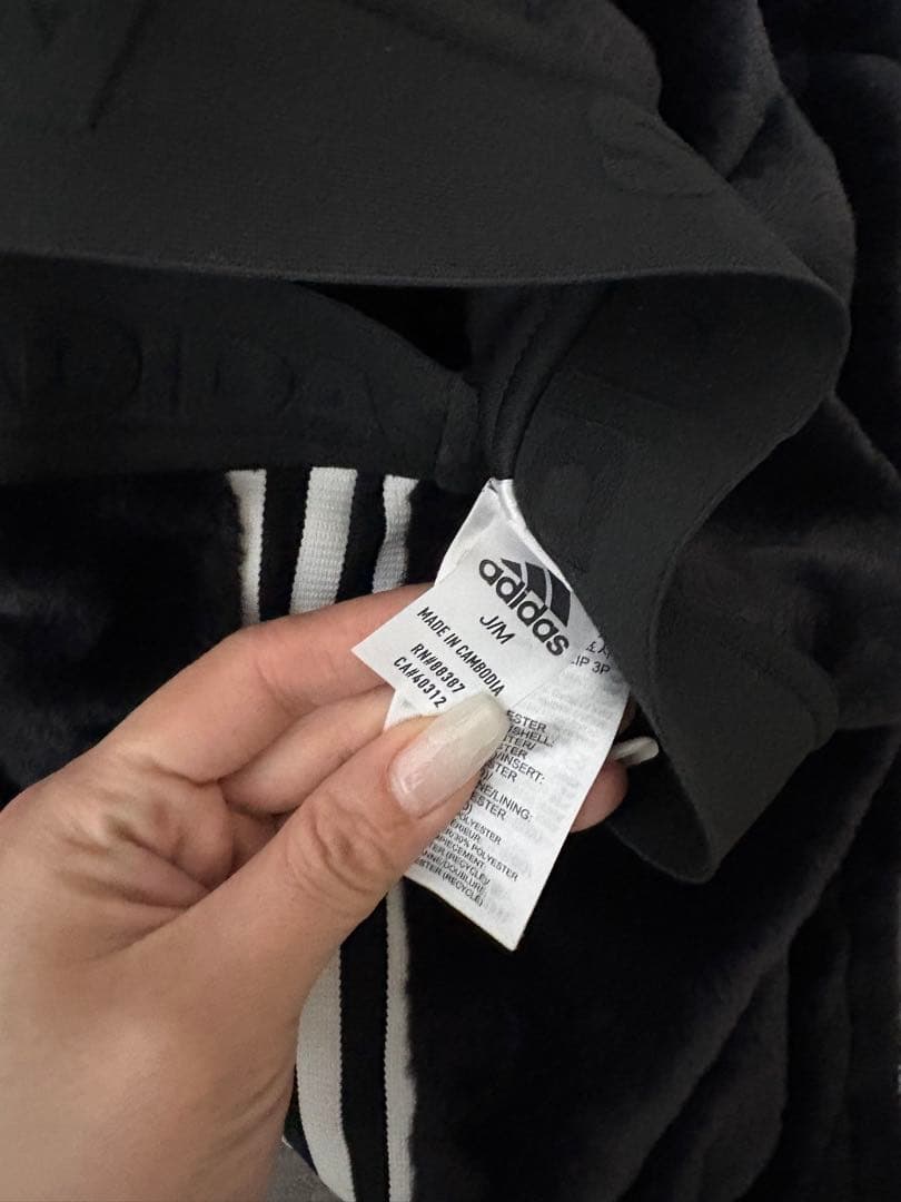 adidas 美品ゴルフウェア　セットアップ　黒１月１０日までセール