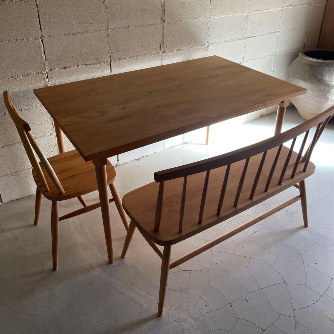 美品　MOMO NATURAL モモナチュラル　ダイニングテーブル　アルダー無垢