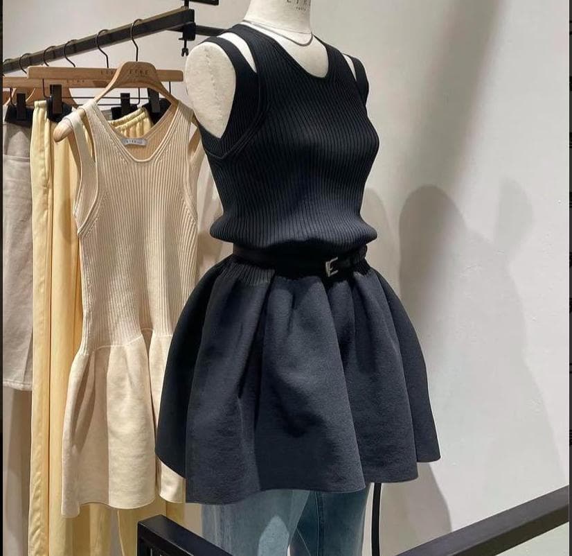 ETRE TOKYO エトレトウキョウ　ペプラムヘムニットタンクトップ