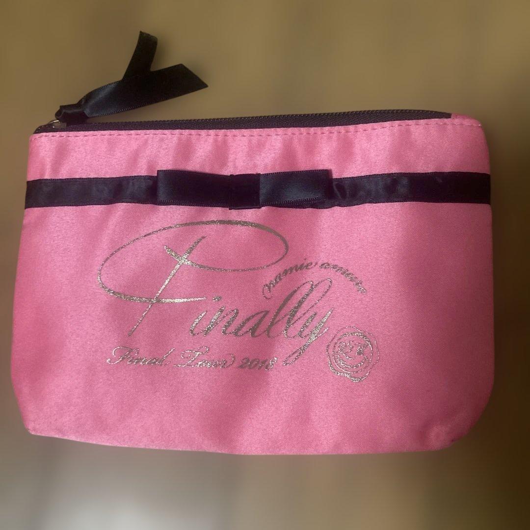 安室奈美恵 ファイナルツアー オフィシャルグッズ ポーチ 新品 - メルカリ