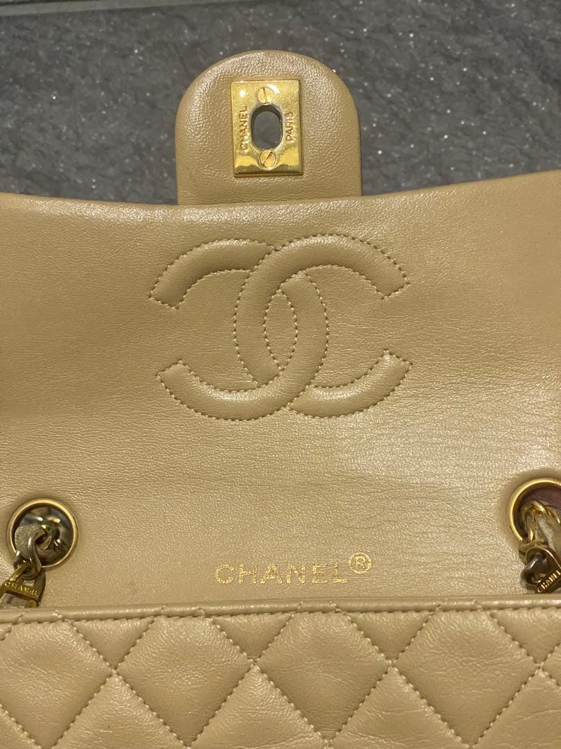 CHANEL ベージュ マトラッセキルティング バッグ