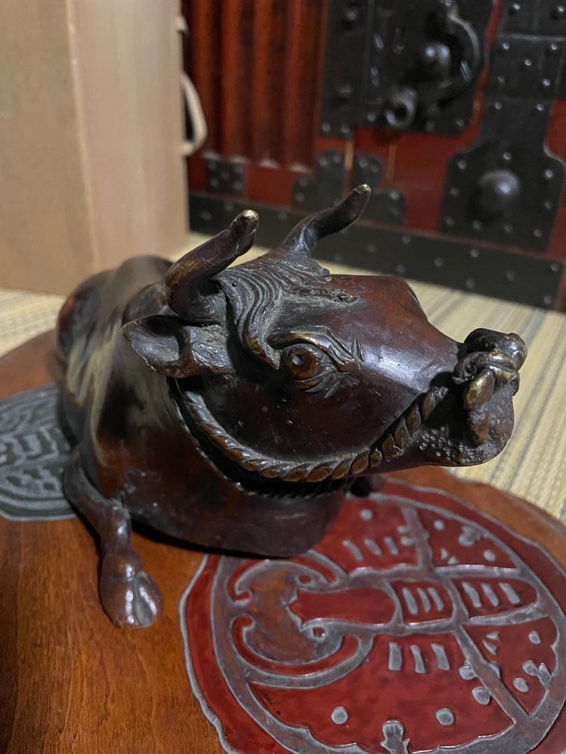銅器工芸品　牛　置物　オブジェ　元箱あり 台含めません