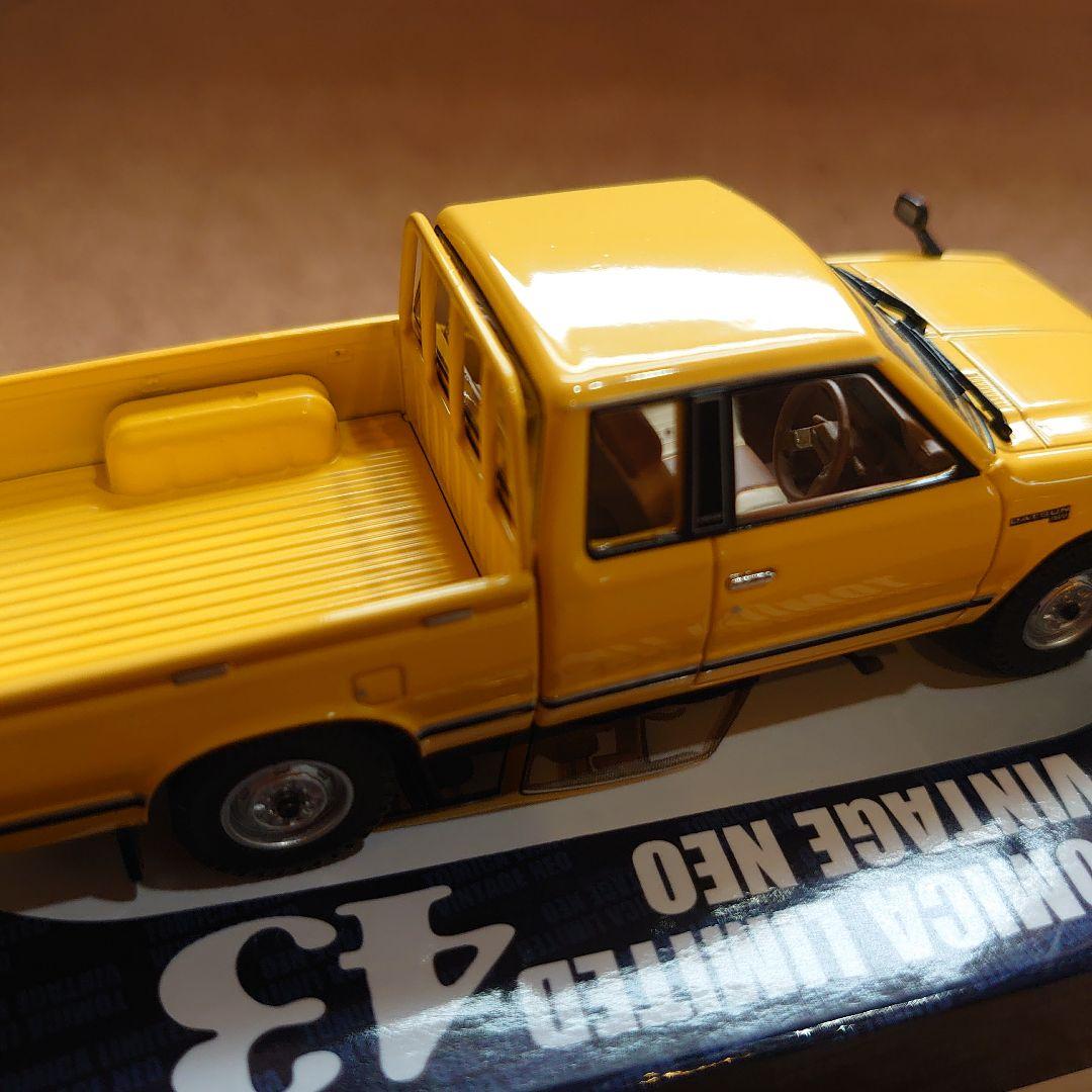 トミカ リミテッド ヴィンテージ ダットサン トラック