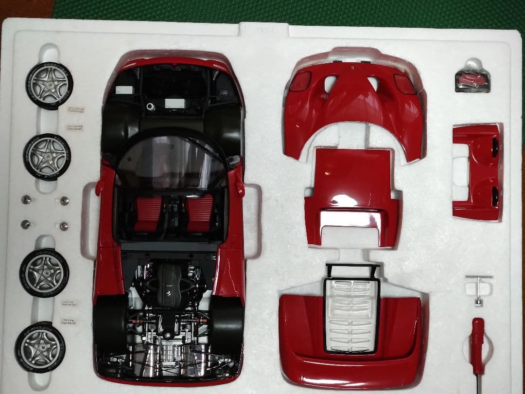 フェラーリ F50 セミアッセンブルドダイキャストモデル　1/12