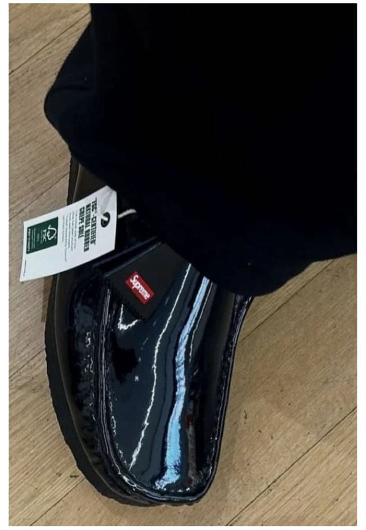 Supreme × Clarks Patent Leather Wallabee
