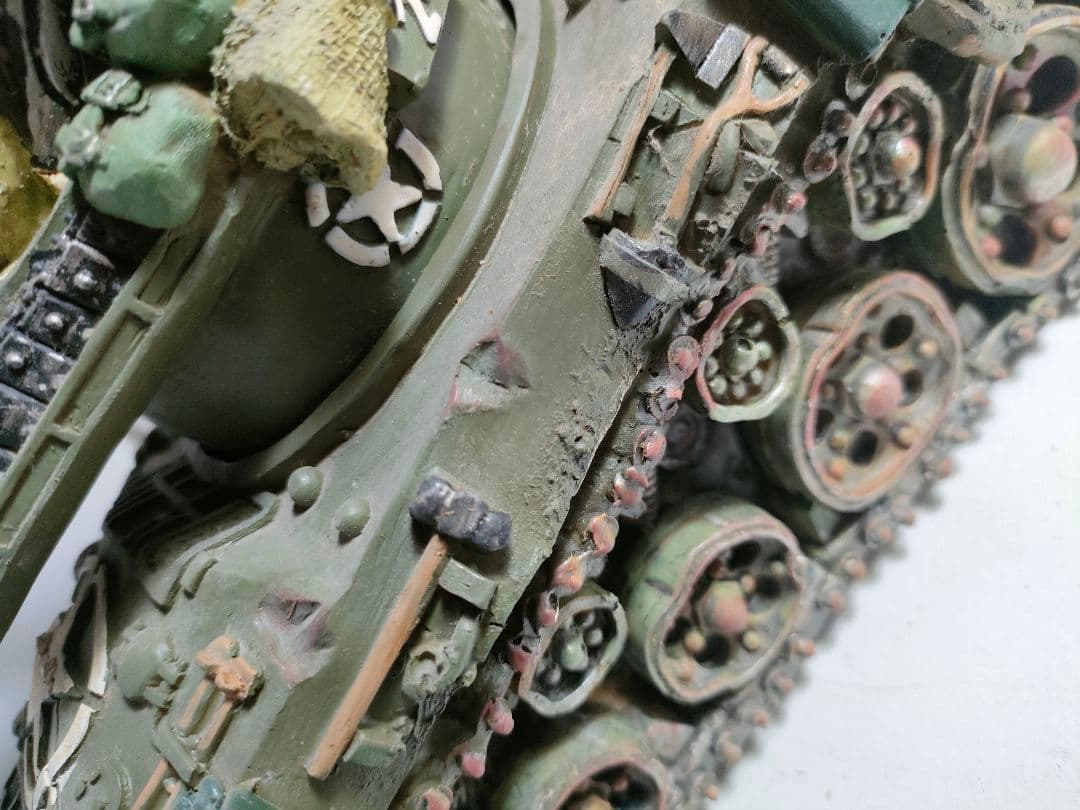 戦車　陶器　デフォルメ