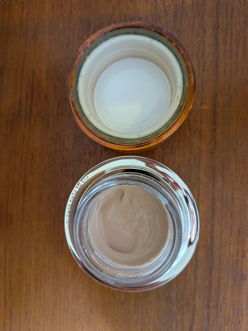 クレドポー クレ・ド・ポー ボーテ クリーム ファンデーション　オークル10