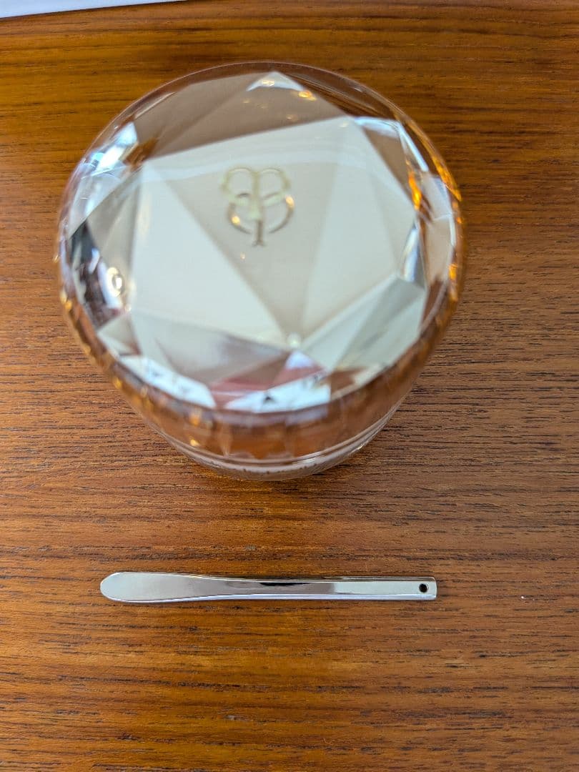 クレドポー クレ・ド・ポー ボーテ クリーム ファンデーション　オークル10