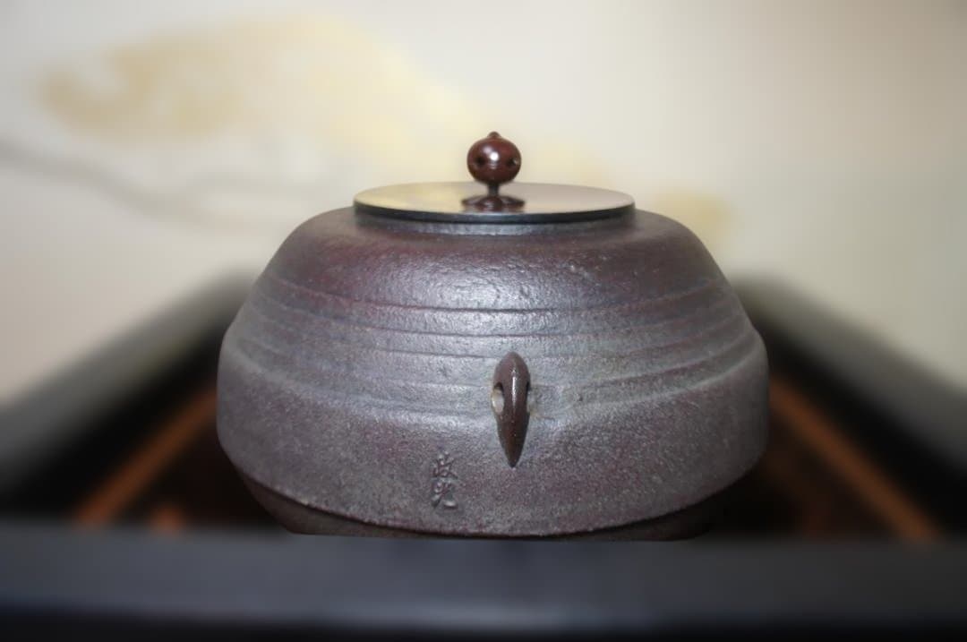 ☆焼杉置炉 在銘 筋釜 釜鐶 置炉用600w炭型電熱器 送料込み - メルカリ