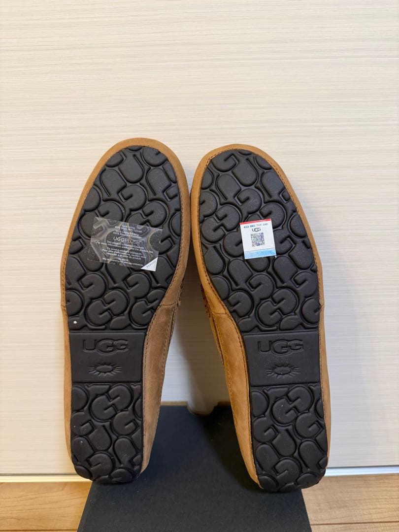 訳あり特価！UGG ベージュ モカシン　スリッポン　ドライビング