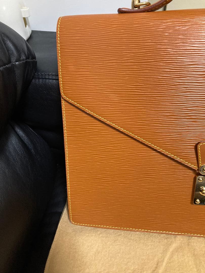 阿*鳥様 ルイヴィトン エピ ポルトドキュマン ビジネスバッグ ブリーフケース