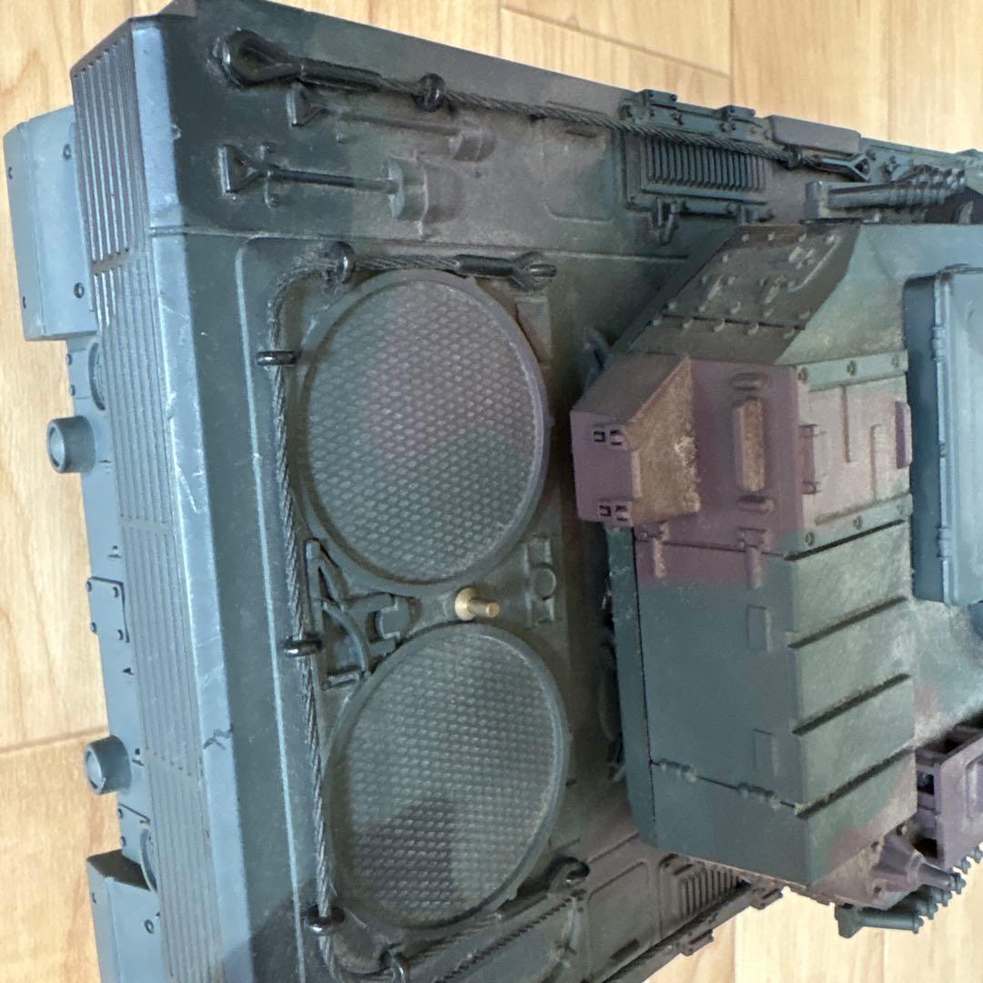 The load fights tank 戦車のおもちゃ