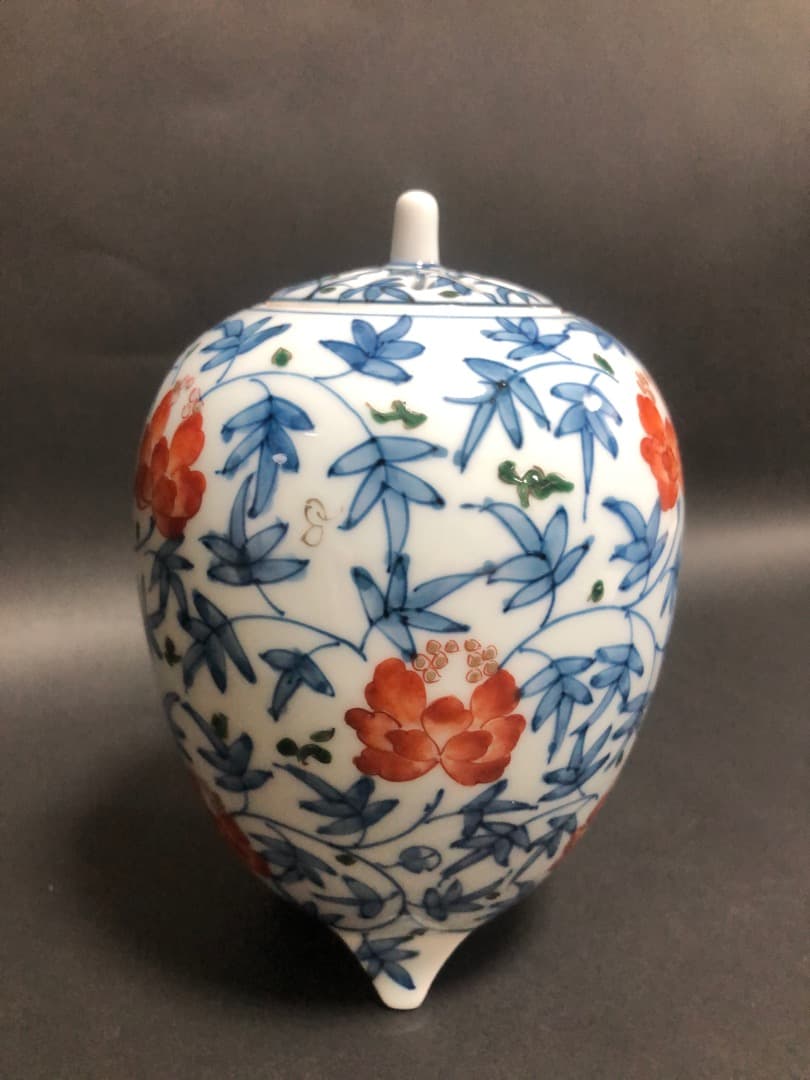 ゆゆです有田焼　色絵唐花文香炉　丈右衛門造　共箱　美品