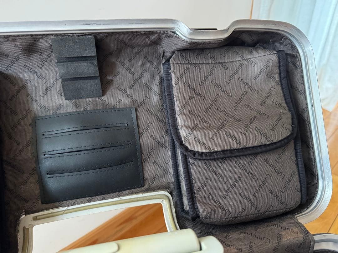 廃盤希少品】RIMOWA ルフトハンザ パイロット トロリー 2輪 29L - メルカリ