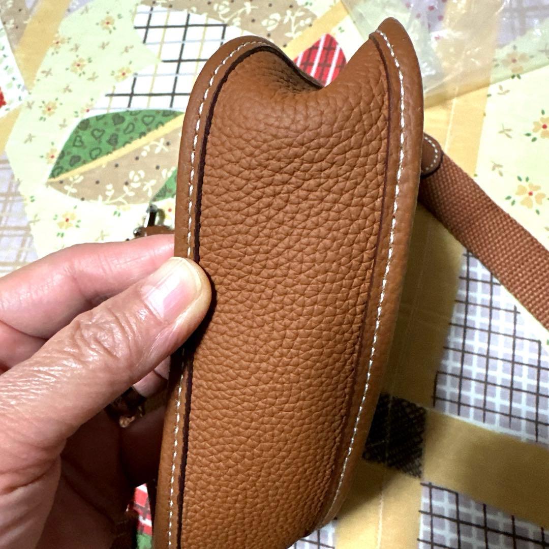 Hロゴ ブラウンレザーショルダーバッグ