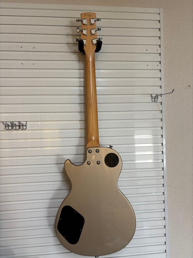 Charvel Rejuvenment シャンパンゴールドエレキギター