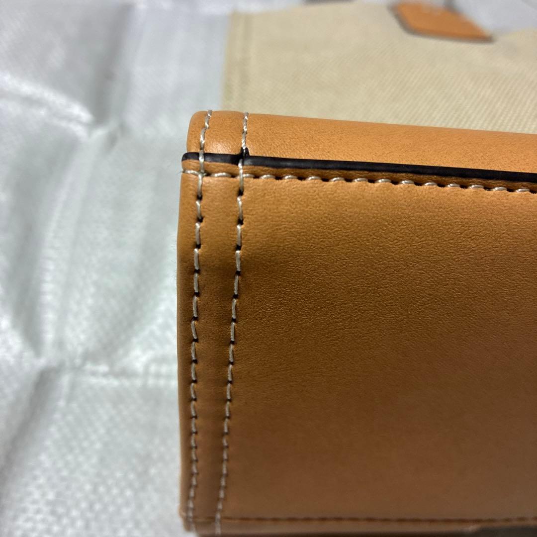 トリーバーチデカロコハンドバッグベージュ