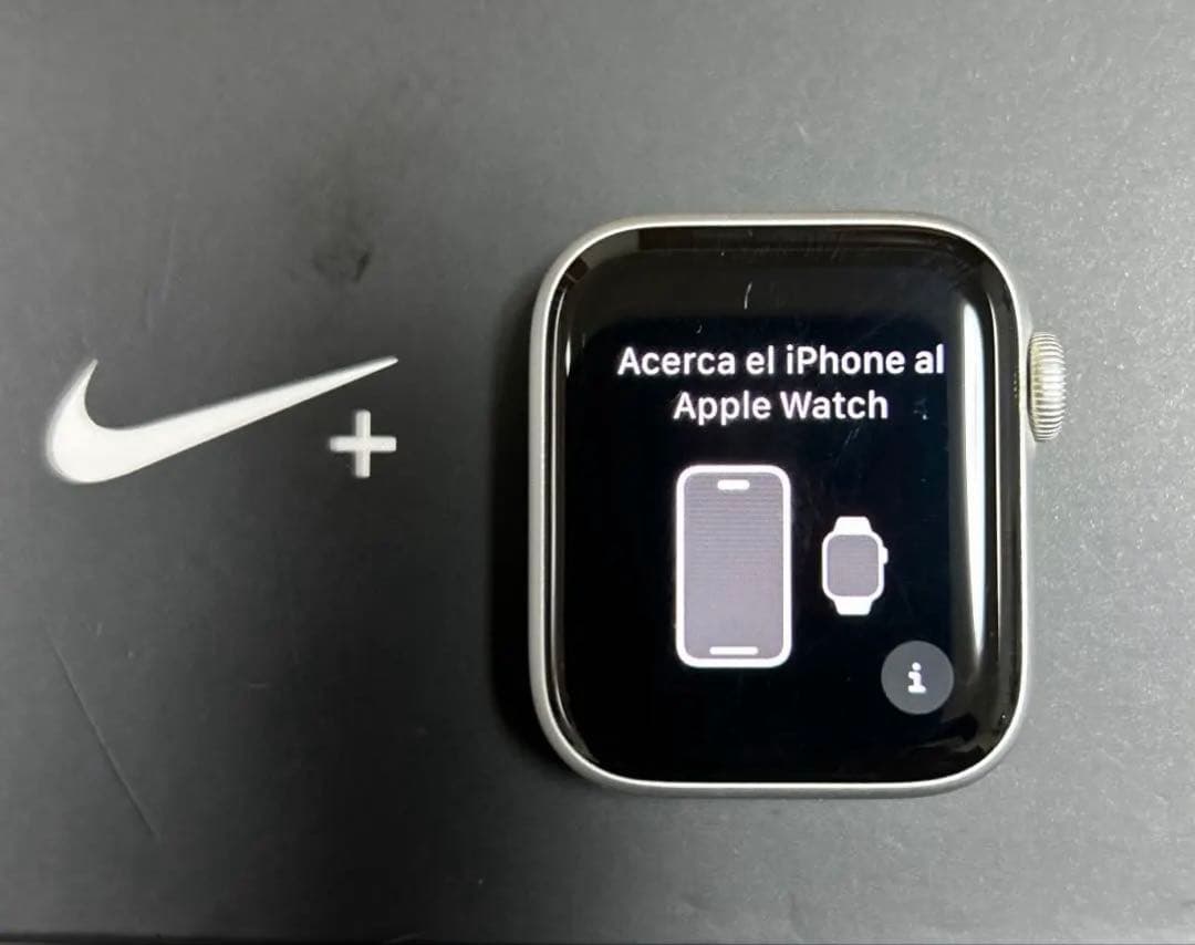 Apple Watch Series4 NIKE 40mmシルバーアルミニウム 中古】Apple Watch Series 4 Nike+ GPS 40mm シルバーアルミニウム