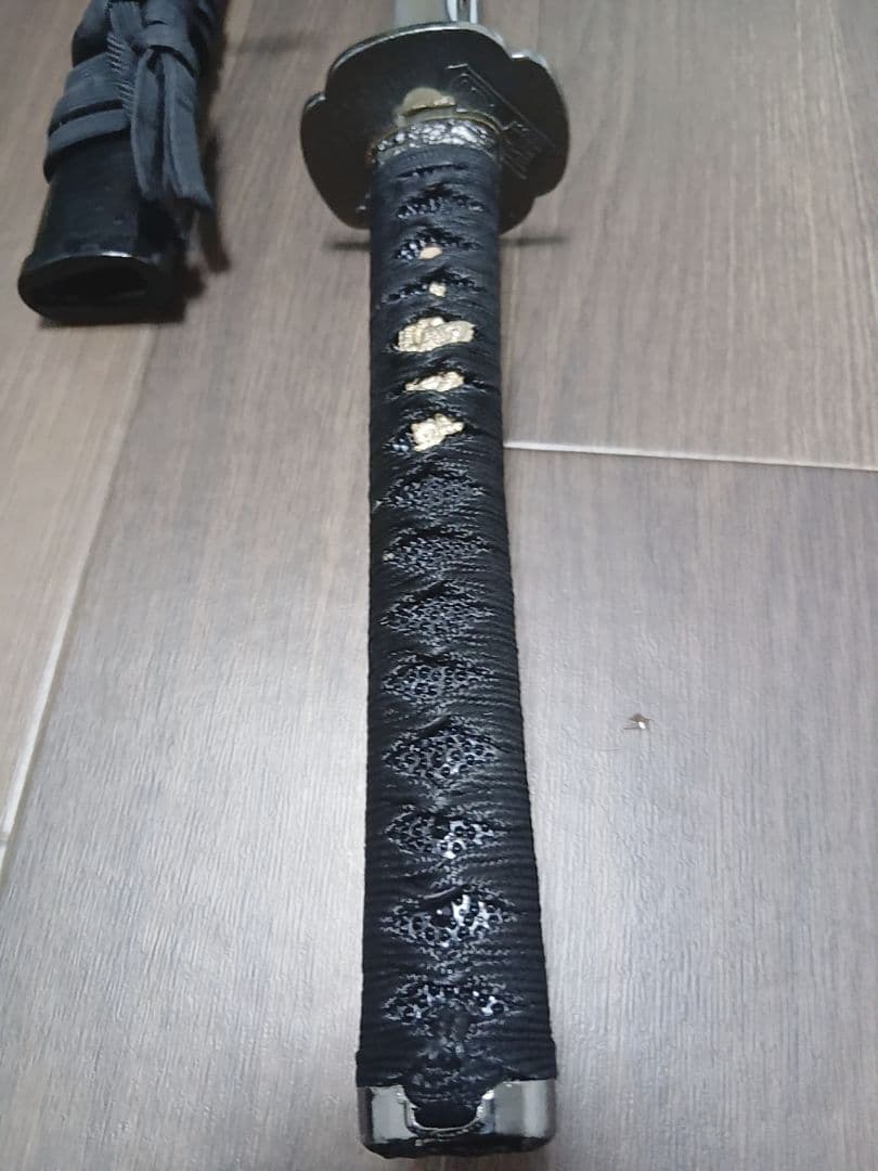 ◉菊花紋章刀袋付き・黒鋼製湾曲刀 (樋入り)　期間限定販売