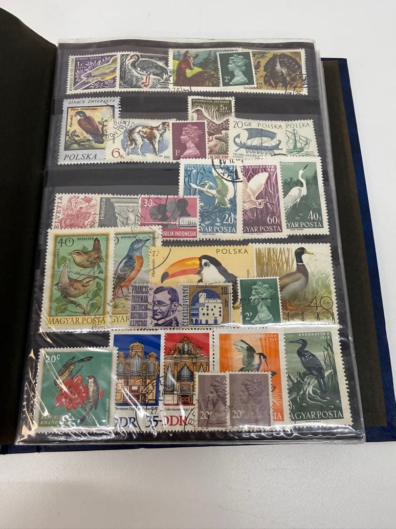 海外切手コレクションアルバム ☆ - メルカリ
