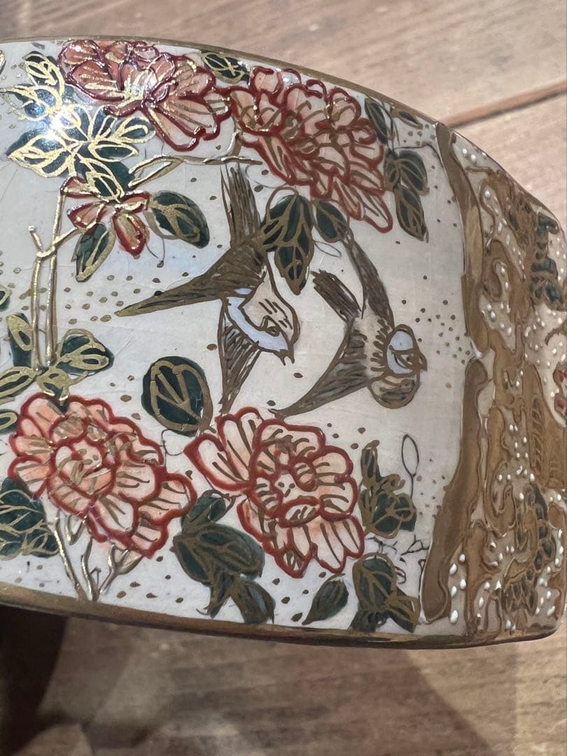 明治期 白薩摩 金襴手 人物文 蓋物 盛上金彩 細密画 割れなし　アンティーク品