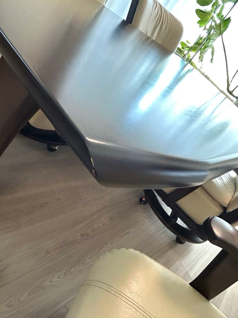 ル*ー様 お値下げしました【直接引取限定/岡山】ニトリ　ダイニングテーブル　肘付