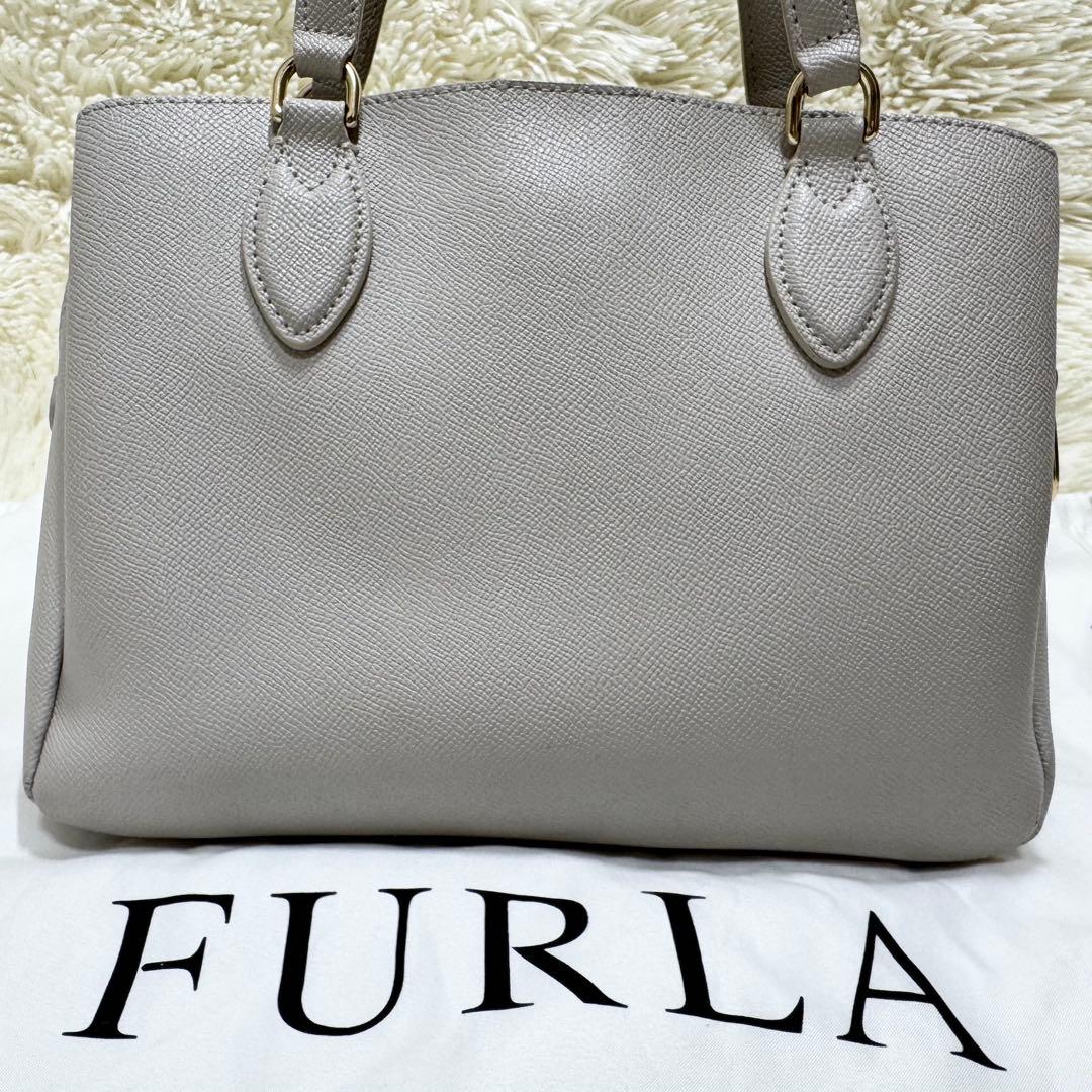 ✨保証書付き✨フルラ 現行 ヴィットリア ショルダーバッグ 現行ロゴ グレージュ