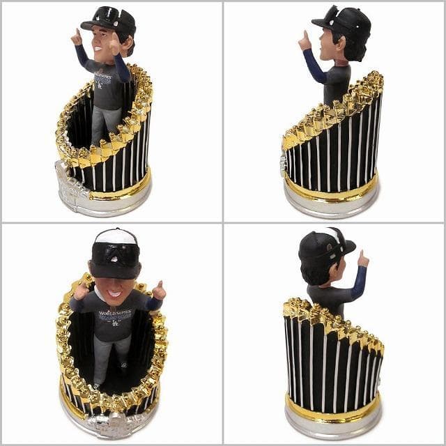 大谷翔平　ワールドシリーズ優勝記念 トロフィーボブルヘッド