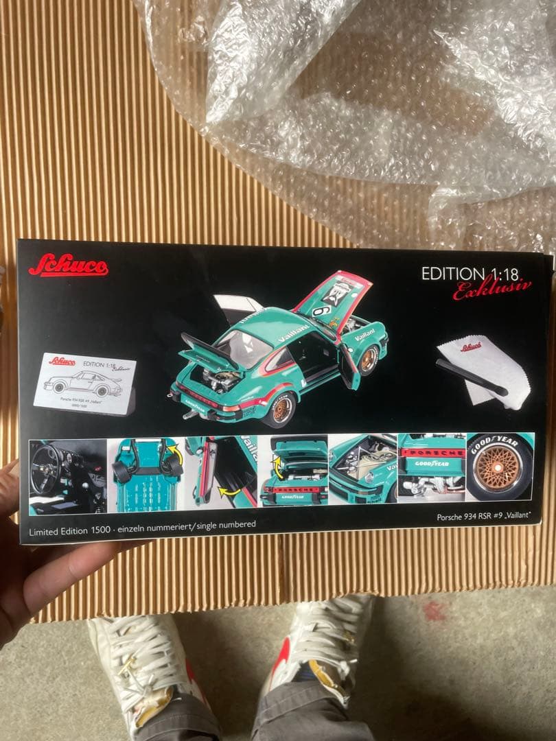 自動車 Schuco 1/18 Porsche 934 RSR #9 Vaillant