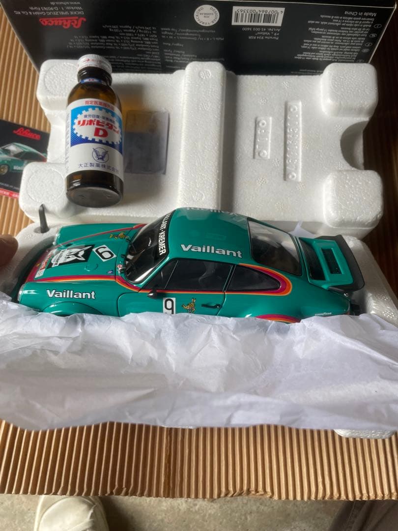 自動車 Schuco 1/18 Porsche 934 RSR #9 Vaillant