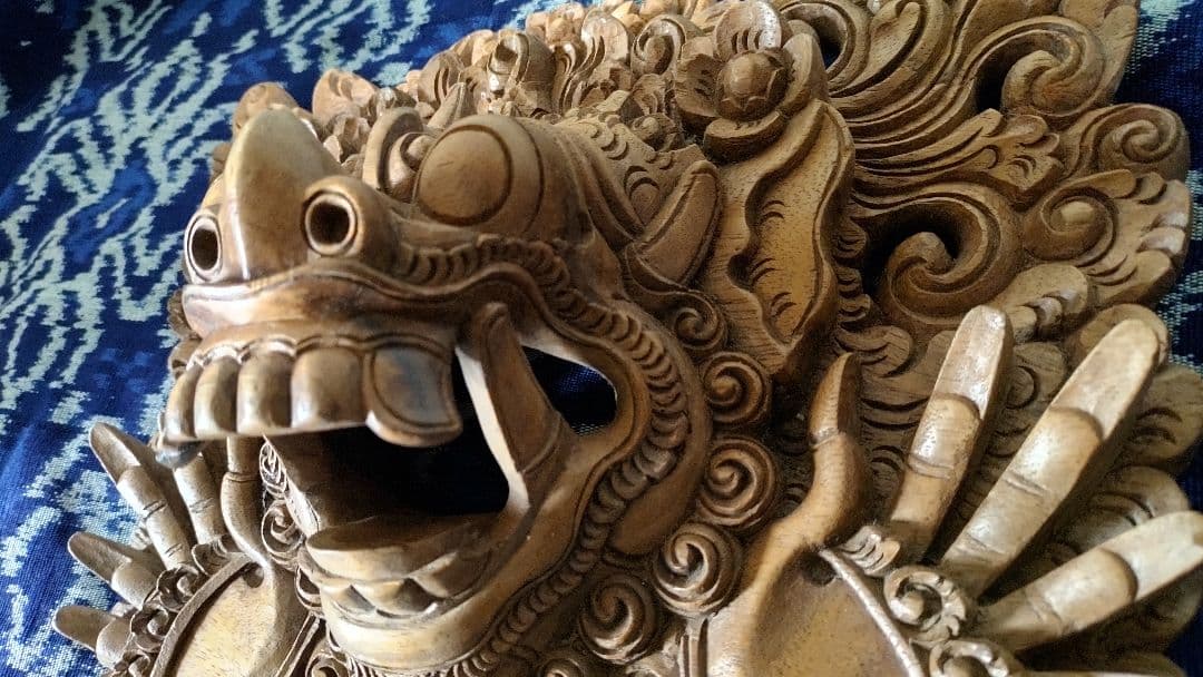 バリ島の木製彫刻 【聖獣バロン】