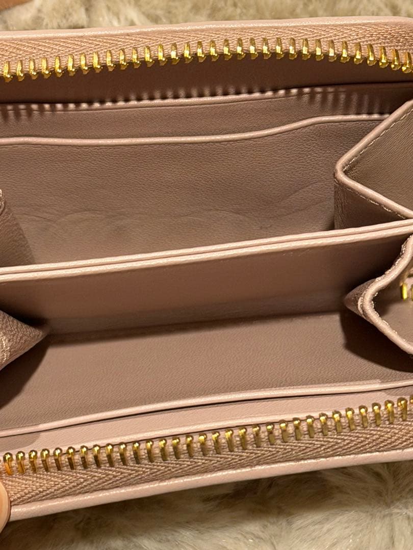 miu miu ピンクレザーケース ミュウミュウ マテラッセ