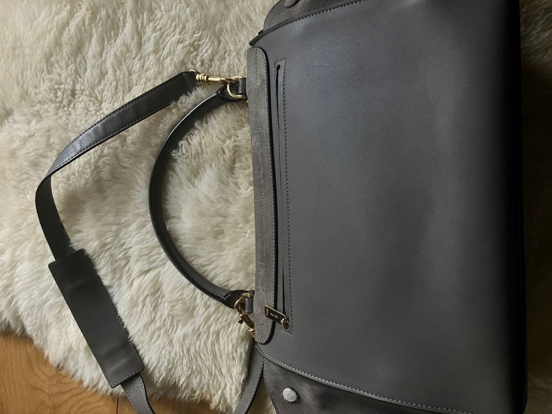 CELINE セリーヌ 型押し トラペーズ ミディアム グレー ゴールド金具