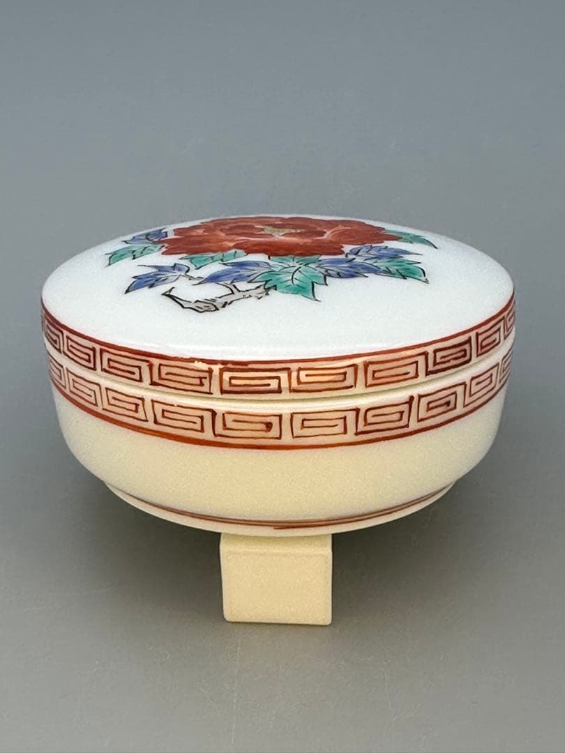 茶道具　香合　柿右衛門　錦牡丹