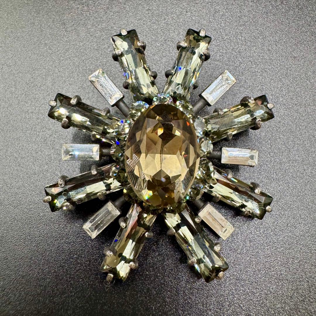 FOXEY フォクシー ピンブローチ ピンバッジ LADY PLANT 極美品 - メルカリ