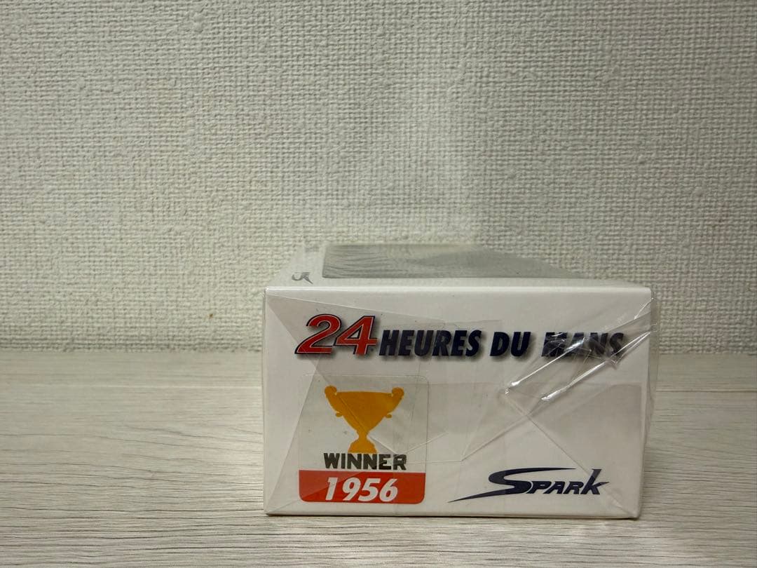 スパーク製のジャガーDタイプ　1/43