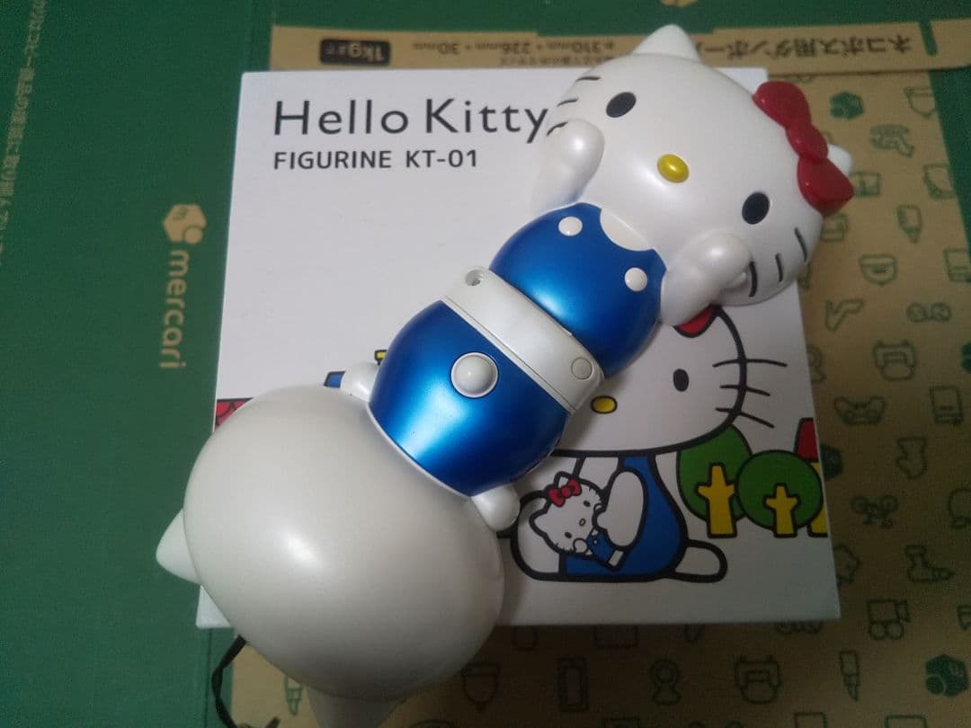 希少！ハローキティ♡ SIMフリー 折りたたみ式 携帯電話 キティちゃん