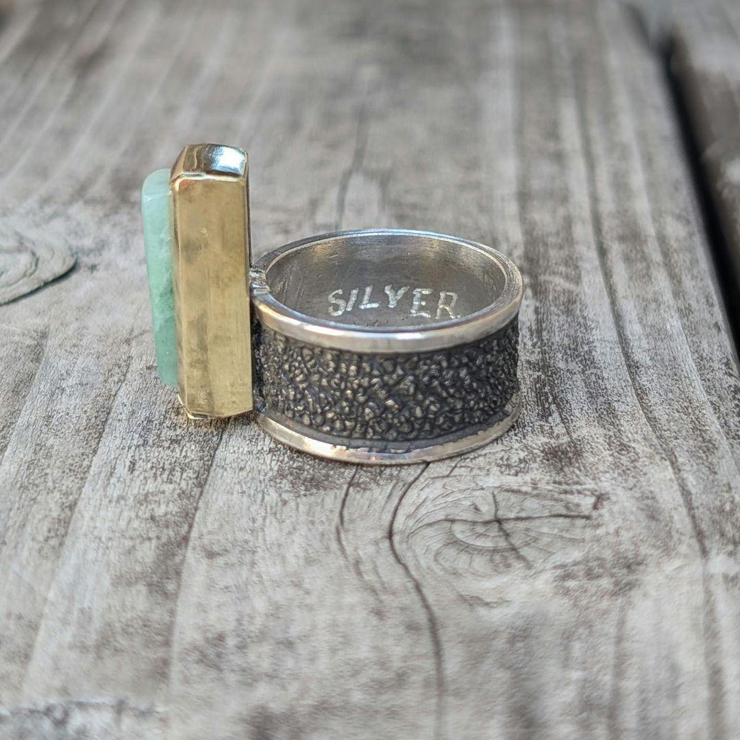 ハンドメイドの糸魚川翡翠リング インディアンジュエリー風