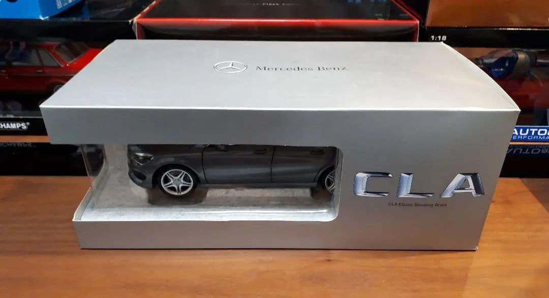 メルセデス・ベンツ CLA シューティングブレーク 1/18 NOLEV ノレブ