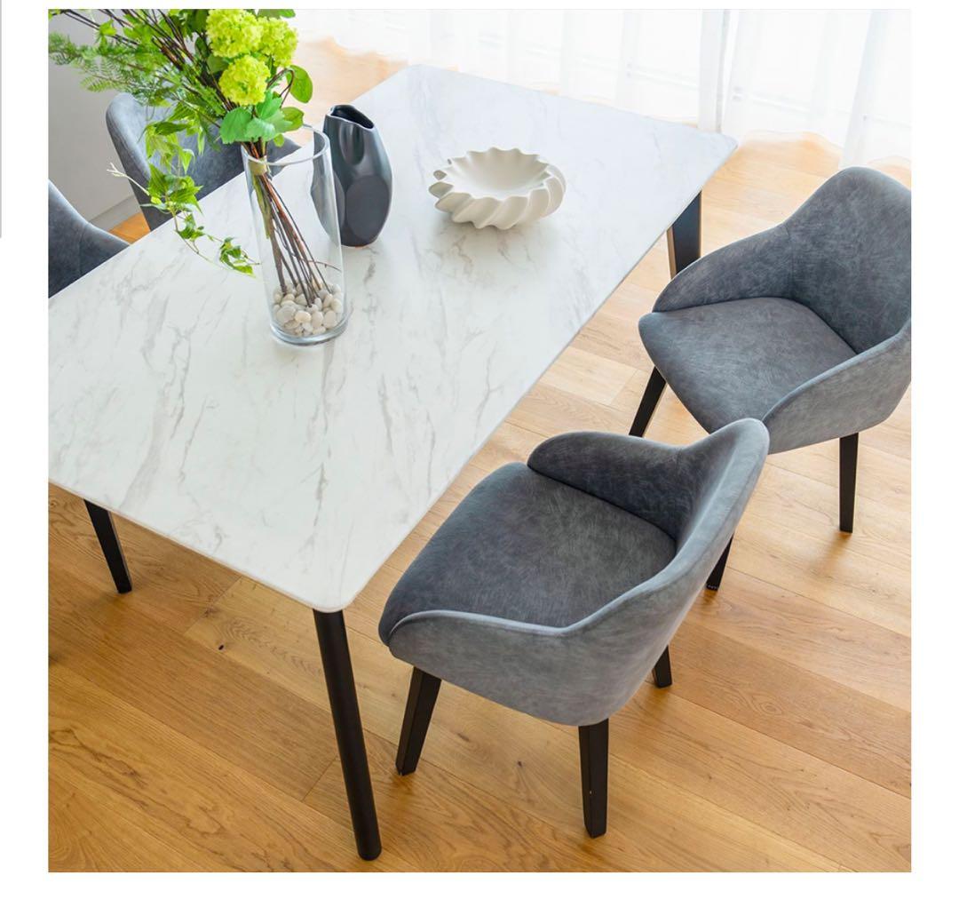 値下げ。1月19日まで。メラミン素材のダイニングテーブル　状態は良好！