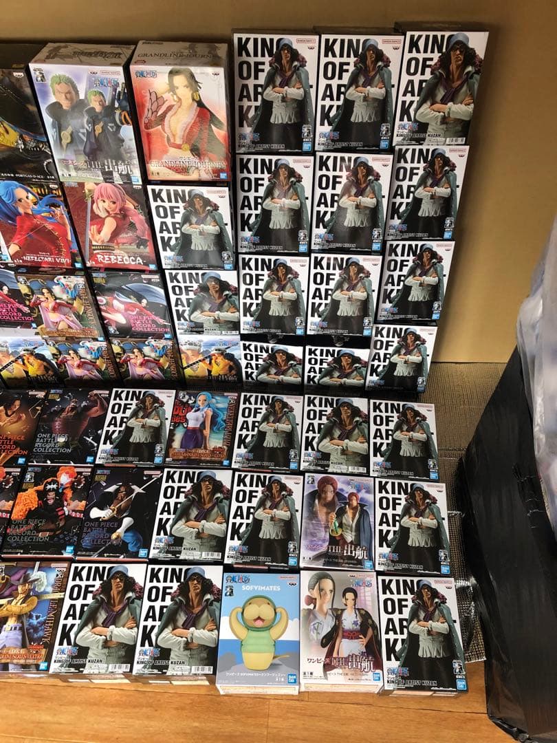 ワンピース　フィギュア　ゾロ　エース　ハンコック　グザン　大量　63個