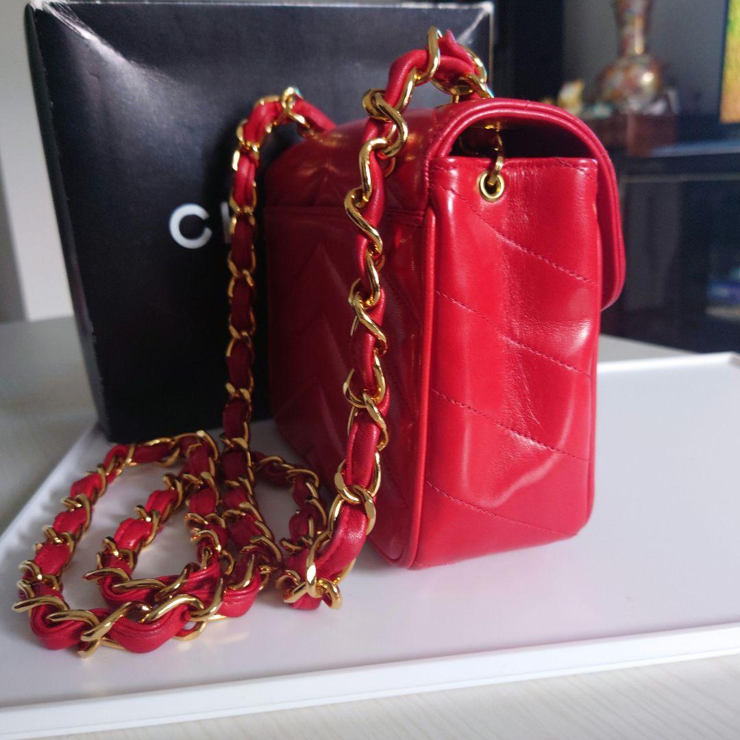 CHANEL レッド キルティングショルダーバッグ