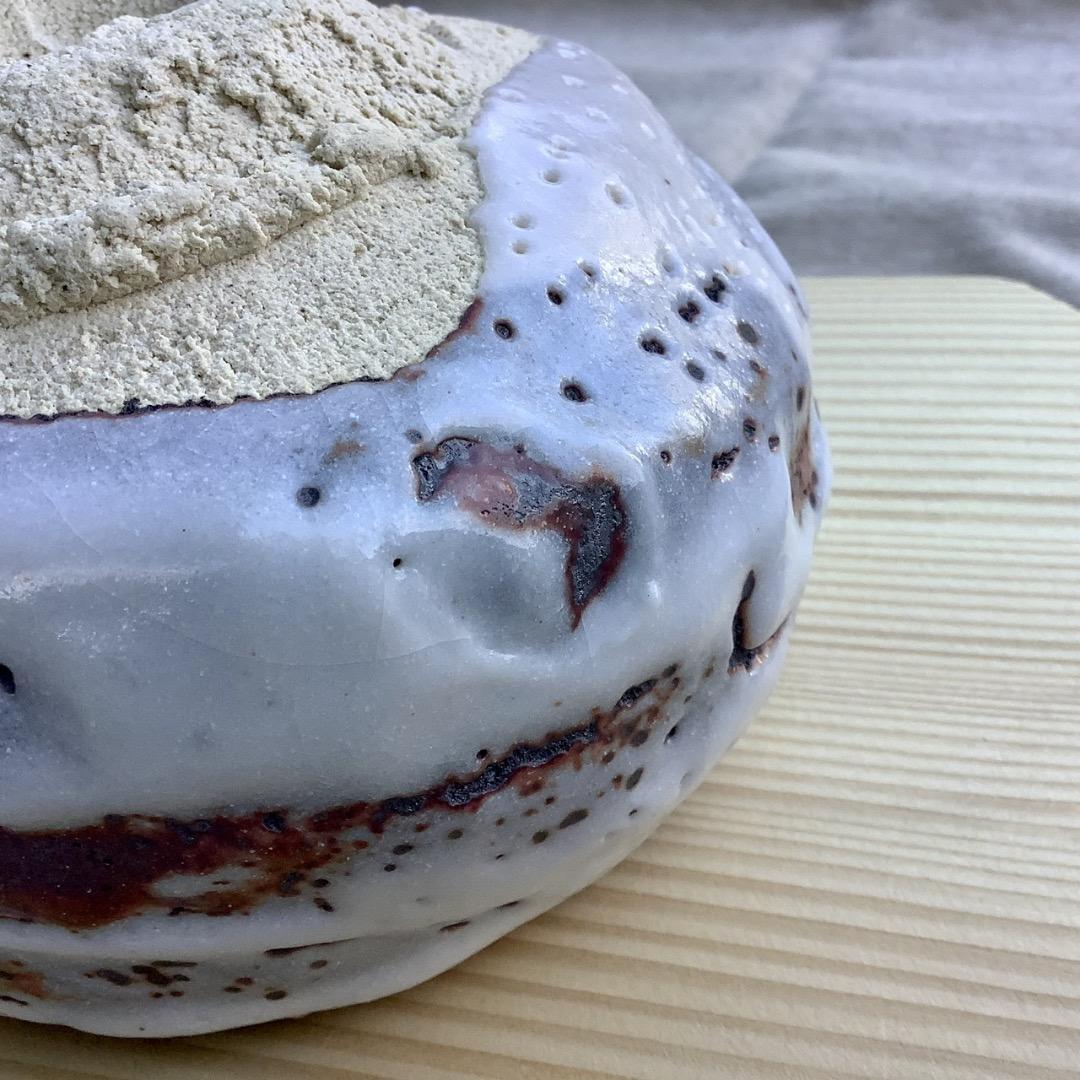 木戸貞昭／手捻り穴窯茶碗／A52 茶道具卍 灰塚窯 信楽焼 木戸貞昭造