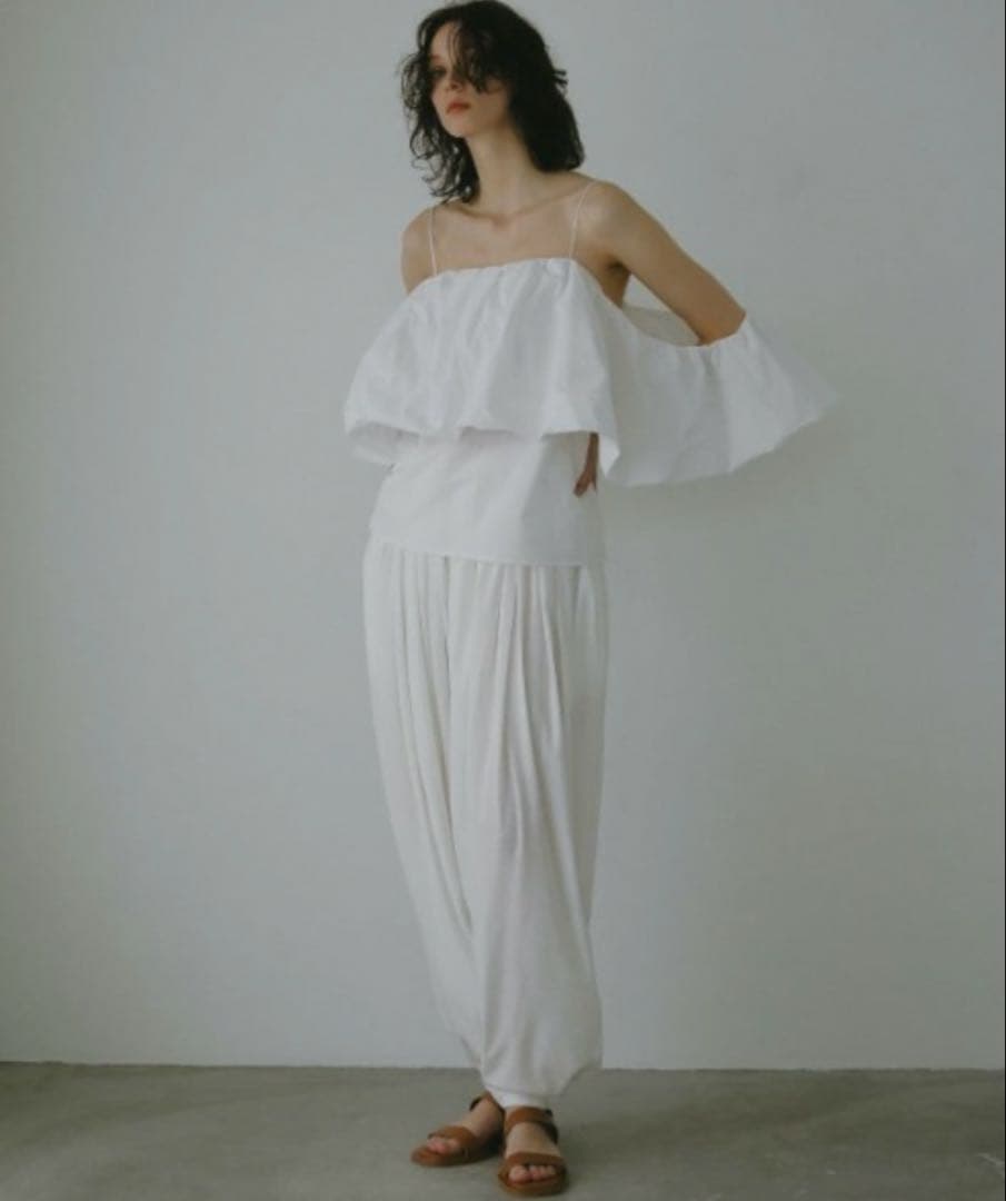 新品！ETRETOKYO ウエストギャザーバルーンカットパンツ　ホワイトMサイズ