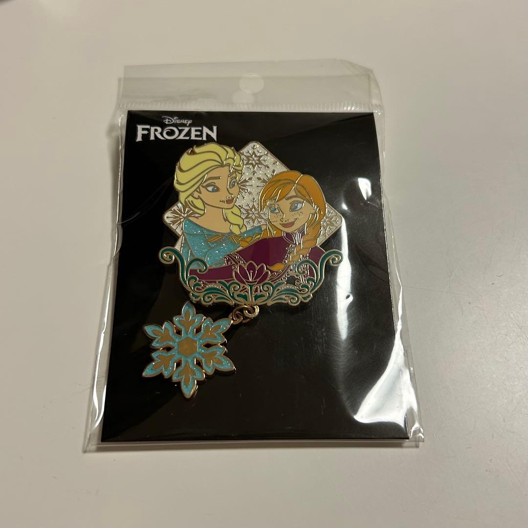 ディズニー コレクションピンバッジ アナと雪の女王 - メルカリ
