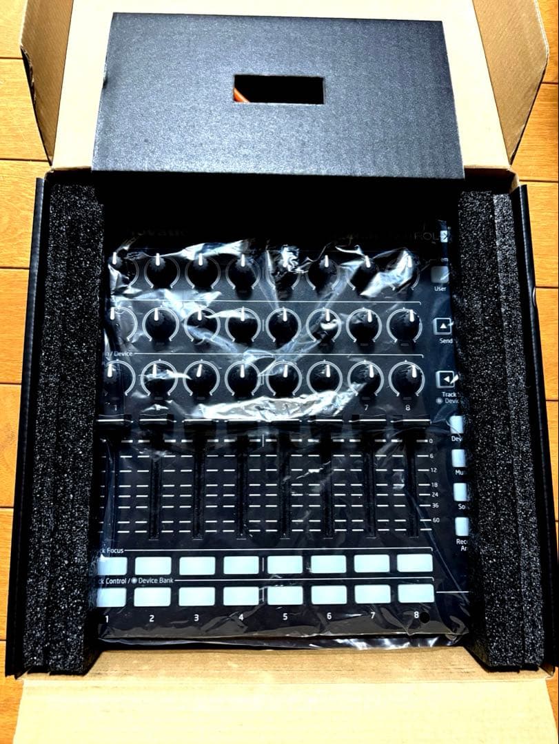 NOVATION MIDIコントローラーLaunchControl XL MK2 NOVATION MIDI