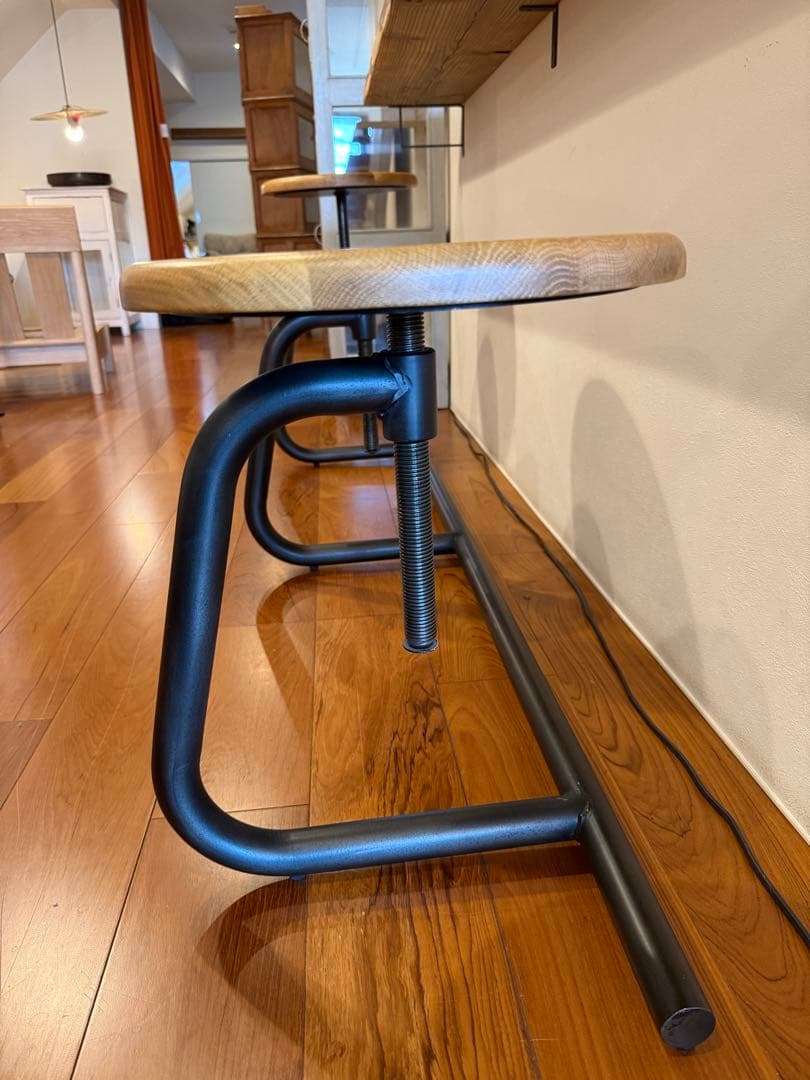 【展示品】ナラ無垢材座面の3連ベンチ