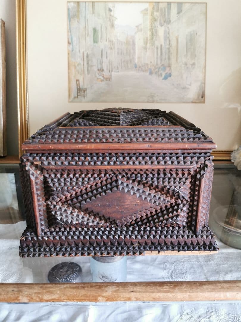 アンティーク 木製彫刻装飾トランプアート 蓋付き裁縫ボックス 内装総