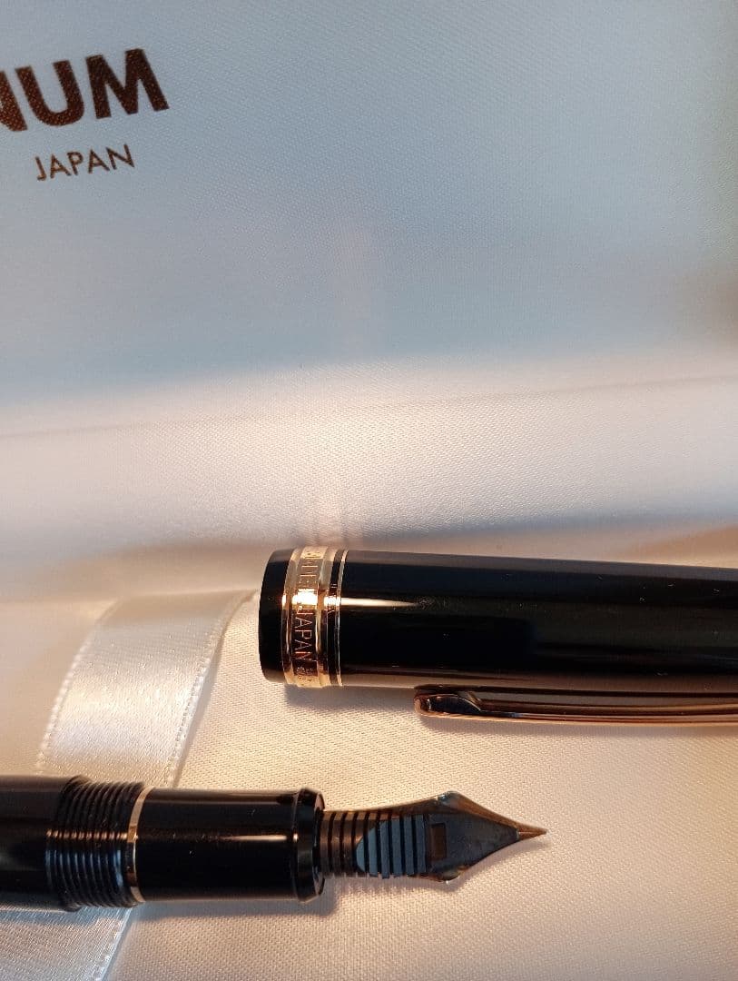 PLATINUM 万年筆♯3776 14K F 585 ブラック新品同様
